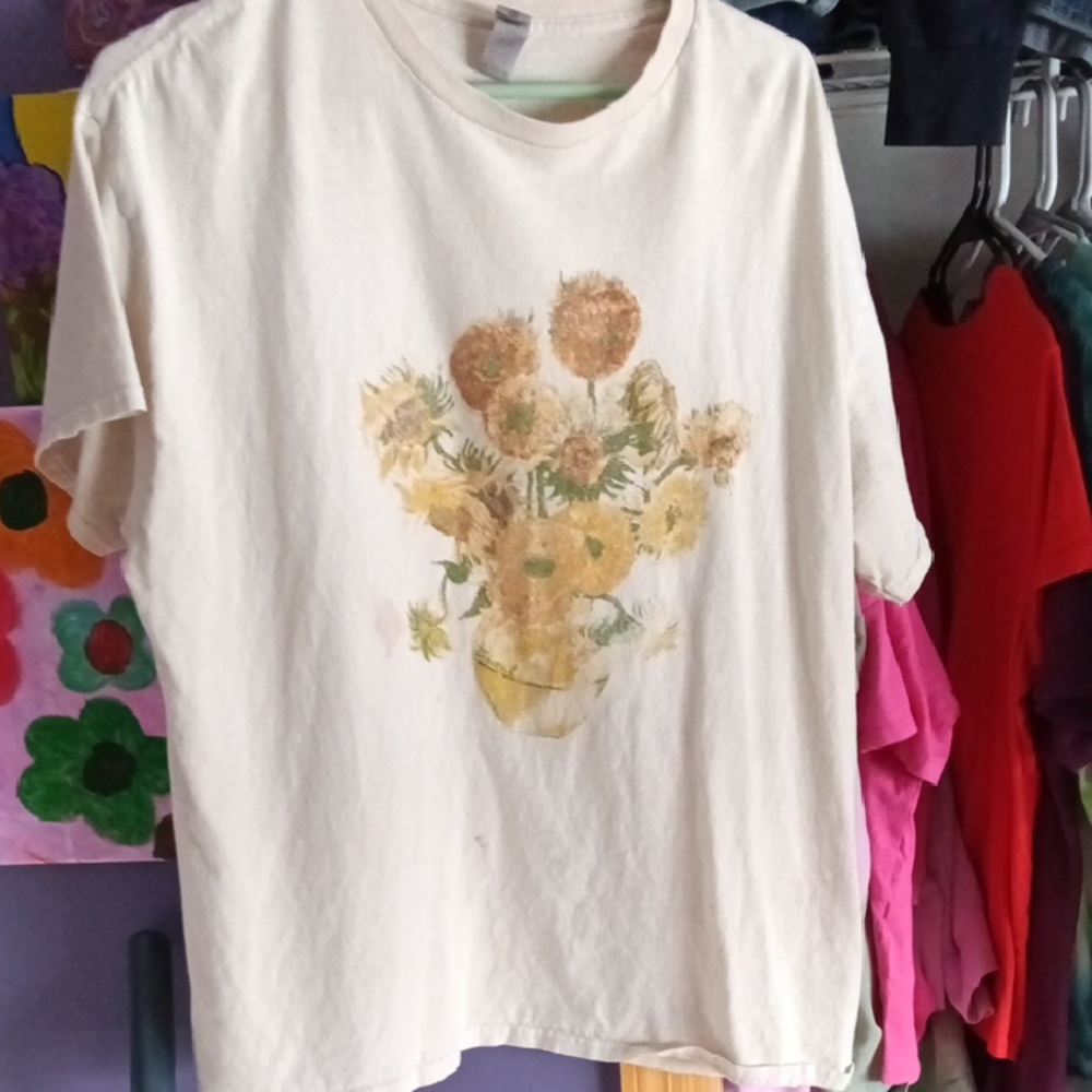 Women's Cream Floral Graphic Tee